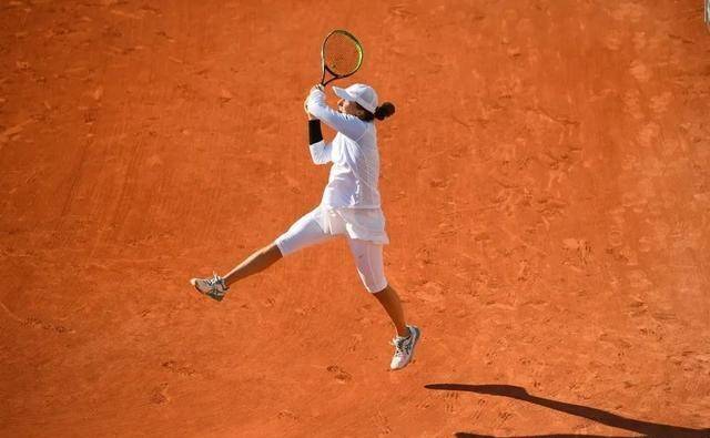 乐部依然坚 乐部依然坚