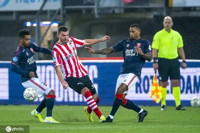 云流水般展 云流水般展